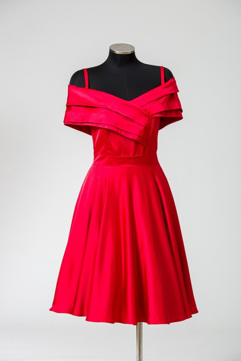 Rochie elegantă din satin roșu   SR16